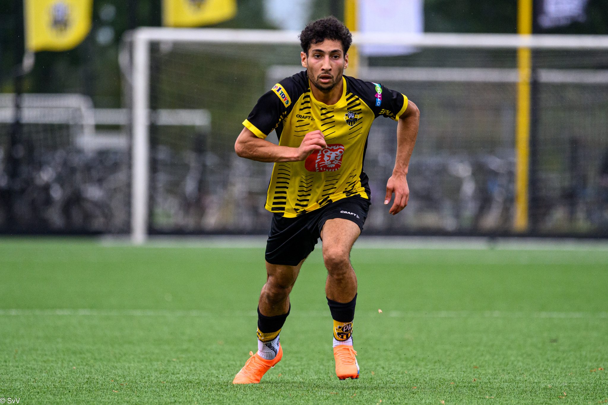 PH LAAT TEGENSTANDER WEDEROM TERUGKOMEN